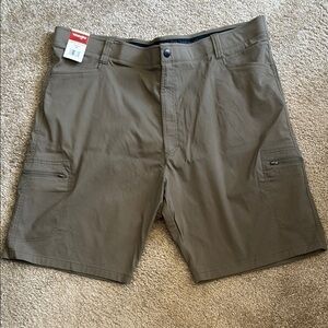 Wrangler Tan Cargo Shorts Relaxed Fit